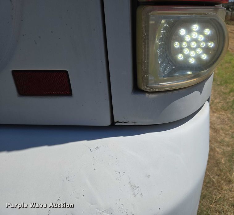 image for item EU3605 2005 Van Hool C2045 coach bus