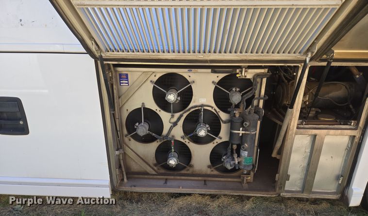 image for item EU3605 2005 Van Hool C2045 coach bus