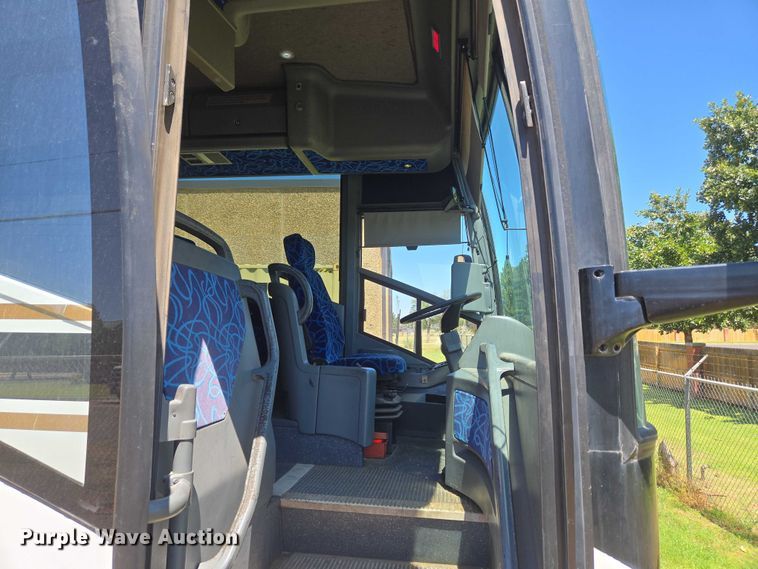 image for item EU3605 2005 Van Hool C2045 coach bus