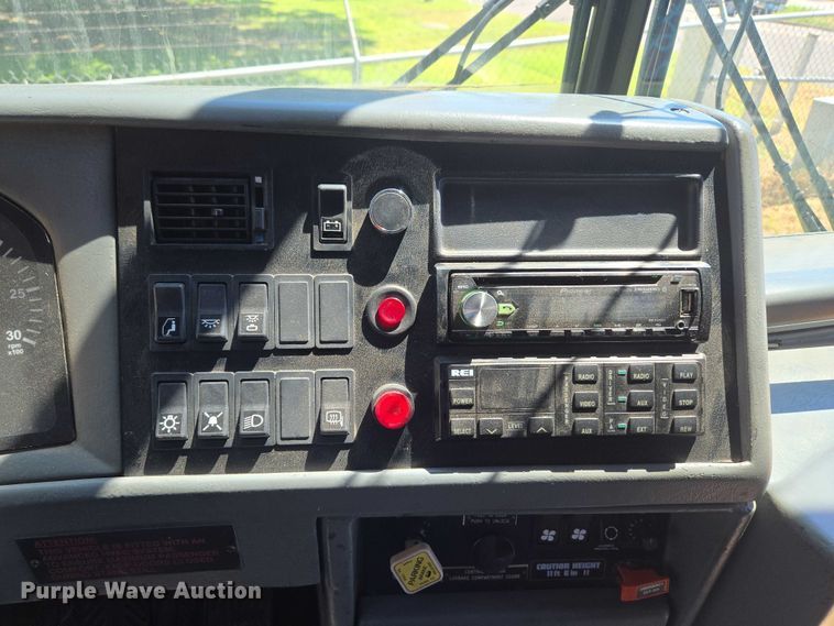 image for item EU3605 2005 Van Hool C2045 coach bus