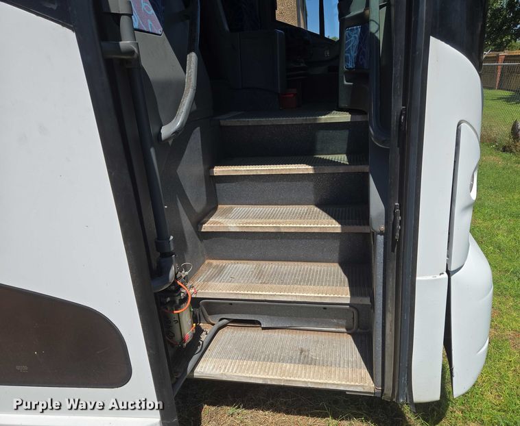 image for item EU3605 2005 Van Hool C2045 coach bus