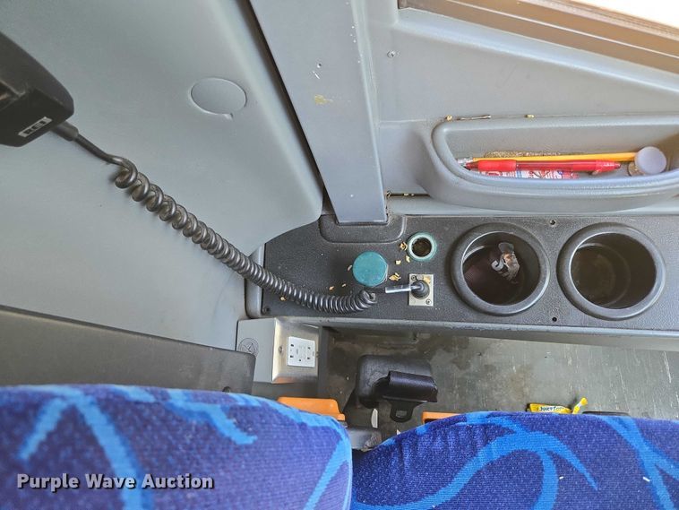 image for item EU3605 2005 Van Hool C2045 coach bus