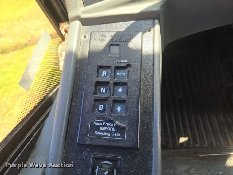 image for item EU3605 2005 Van Hool C2045 coach bus