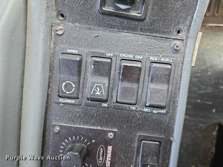 image for item EU3605 2005 Van Hool C2045 coach bus