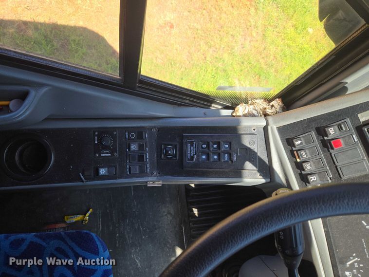 image for item EU3605 2005 Van Hool C2045 coach bus