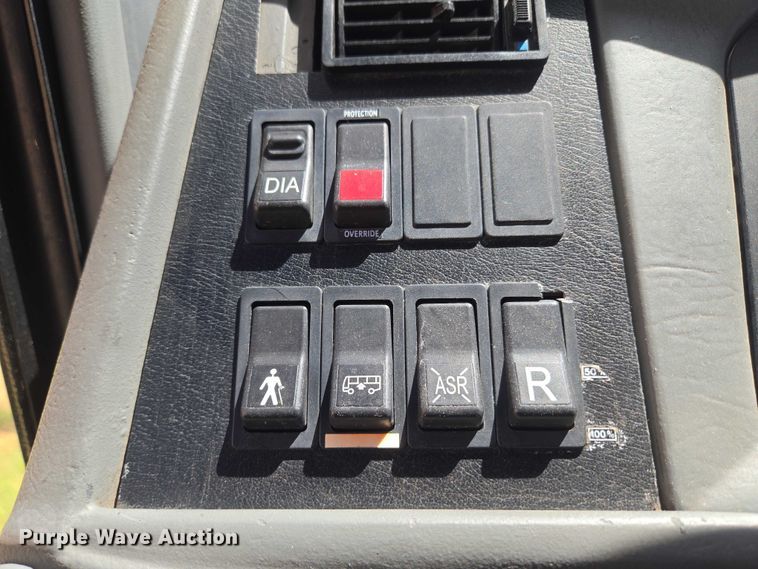 image for item EU3605 2005 Van Hool C2045 coach bus