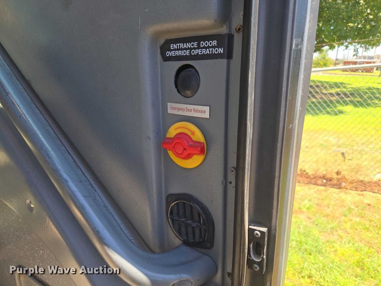 image for item EU3605 2005 Van Hool C2045 coach bus