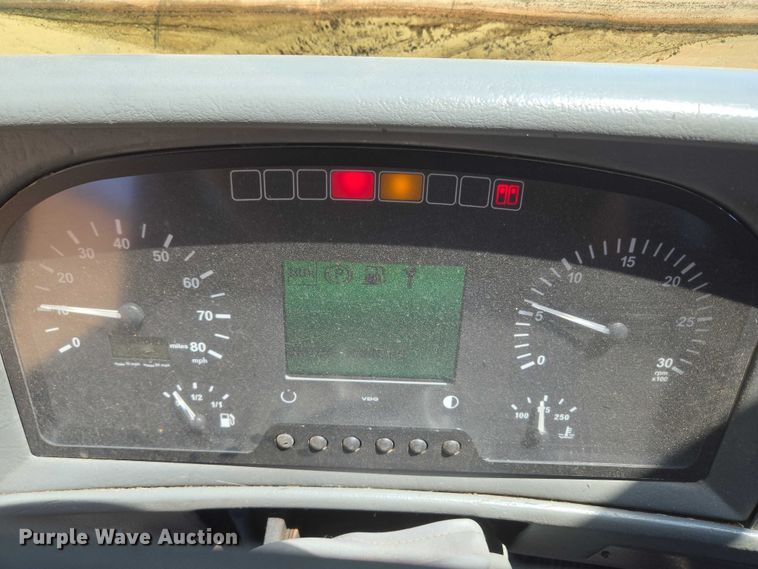 image for item EU3605 2005 Van Hool C2045 coach bus