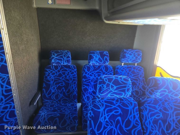 image for item EU3605 2005 Van Hool C2045 coach bus