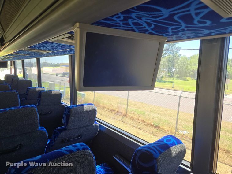 image for item EU3605 2005 Van Hool C2045 coach bus