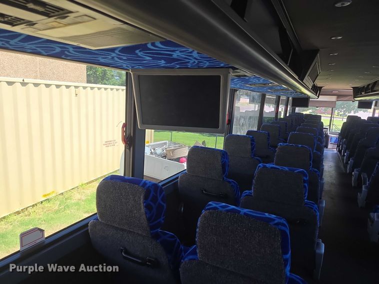 image for item EU3605 2005 Van Hool C2045 coach bus