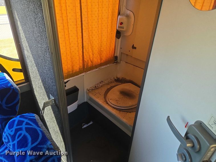 image for item EU3605 2005 Van Hool C2045 coach bus