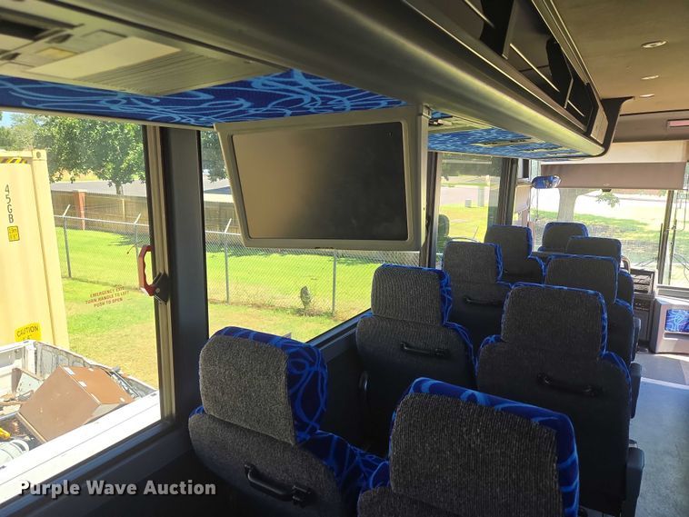 image for item EU3605 2005 Van Hool C2045 coach bus