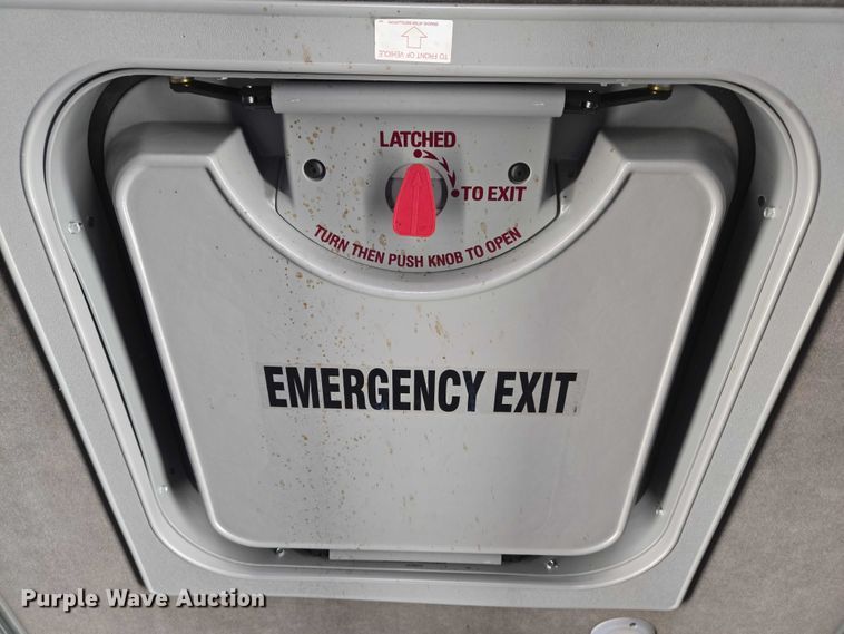 image for item EU3605 2005 Van Hool C2045 coach bus