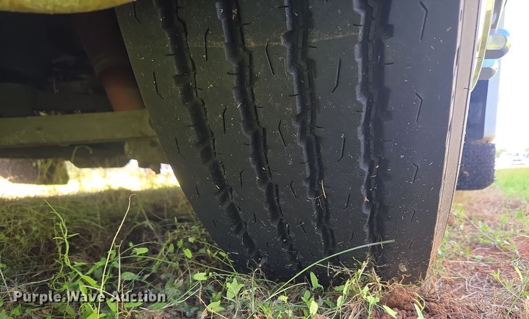 image for item EU3605 2005 Van Hool C2045 coach bus