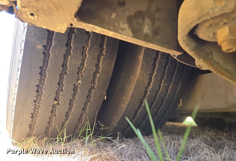 image for item EU3605 2005 Van Hool C2045 coach bus