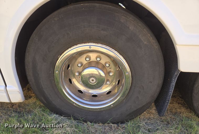 image for item EU3605 2005 Van Hool C2045 coach bus