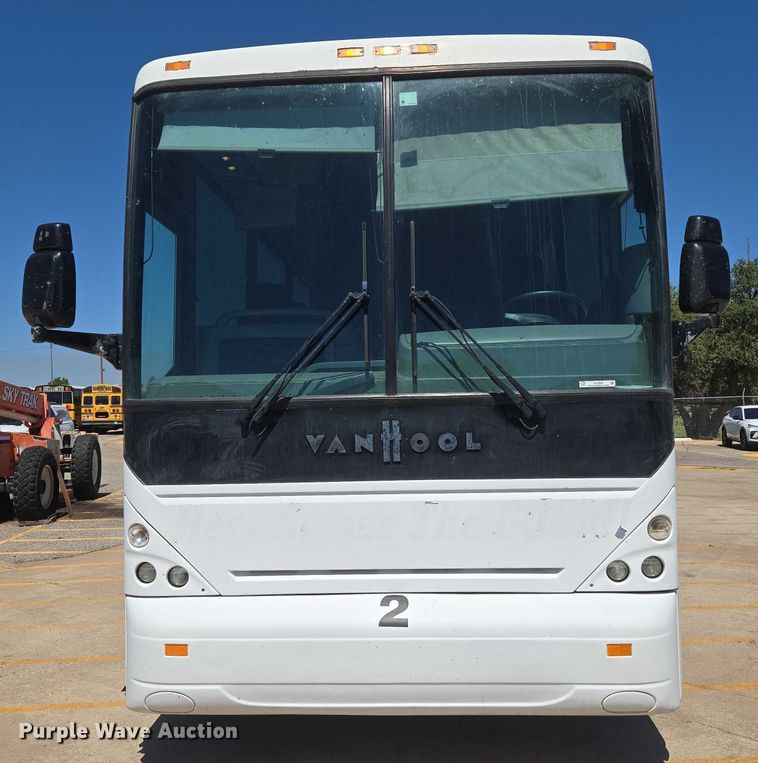 image for item EU3606 2005 Van Hool C2045 coach bus