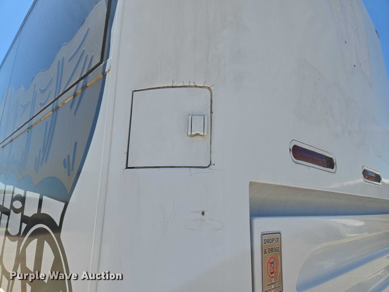 image for item EU3606 2005 Van Hool C2045 coach bus