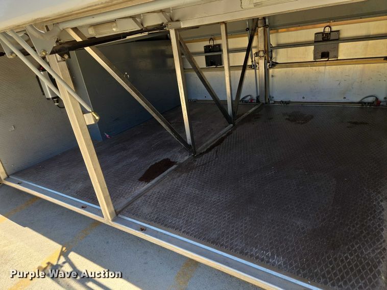 image for item EU3606 2005 Van Hool C2045 coach bus