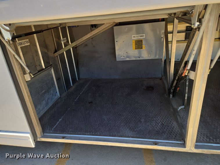 image for item EU3606 2005 Van Hool C2045 coach bus