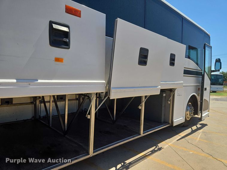 image for item EU3606 2005 Van Hool C2045 coach bus