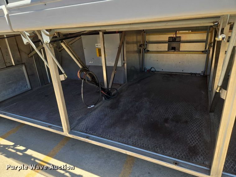 image for item EU3606 2005 Van Hool C2045 coach bus