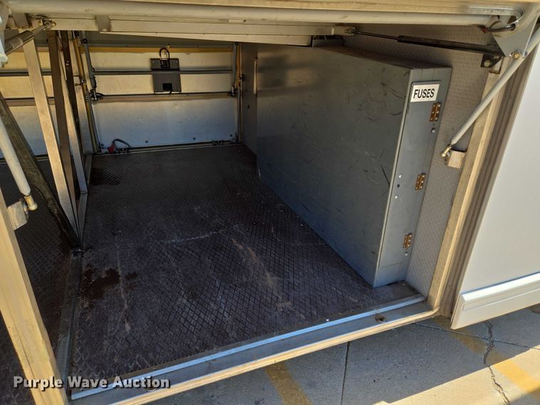 image for item EU3606 2005 Van Hool C2045 coach bus