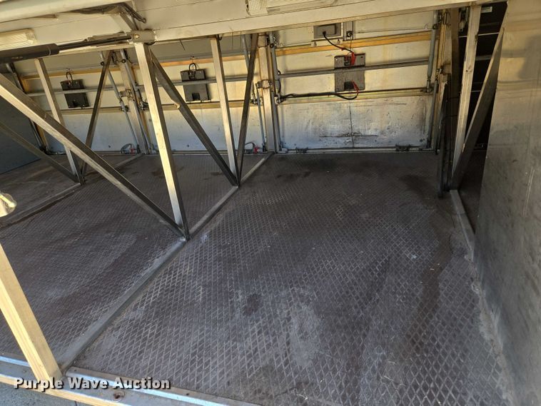 image for item EU3606 2005 Van Hool C2045 coach bus