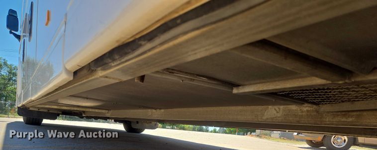 image for item EU3606 2005 Van Hool C2045 coach bus