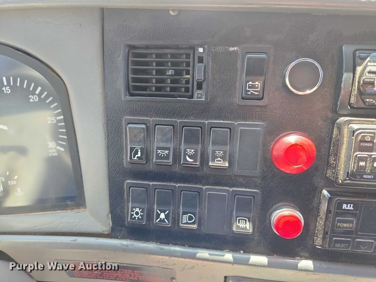 image for item EU3606 2005 Van Hool C2045 coach bus