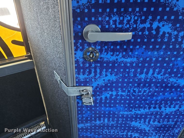 image for item EU3606 2005 Van Hool C2045 coach bus