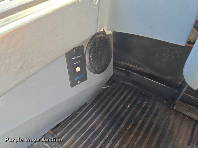 image for item EU3606 2005 Van Hool C2045 coach bus