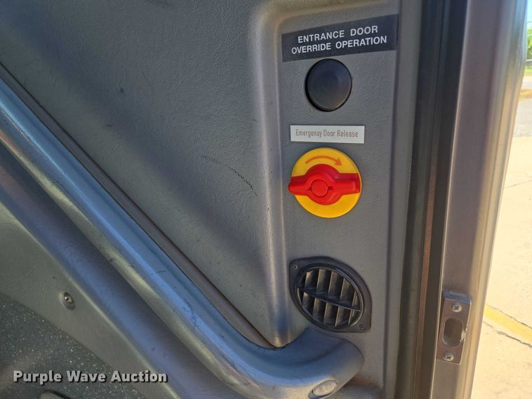 image for item EU3606 2005 Van Hool C2045 coach bus