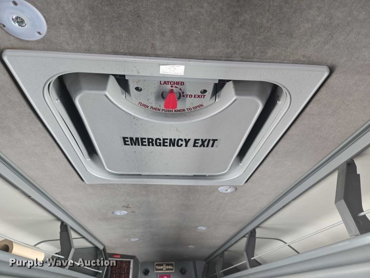 image for item EU3606 2005 Van Hool C2045 coach bus