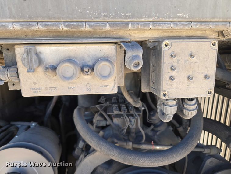 image for item EU3606 2005 Van Hool C2045 coach bus