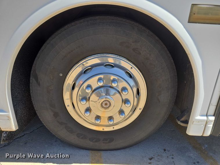 image for item EU3606 2005 Van Hool C2045 coach bus