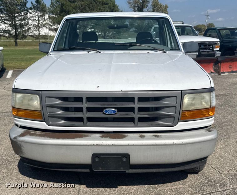 image for item EU6099 1995 Ford F150 pickup truck