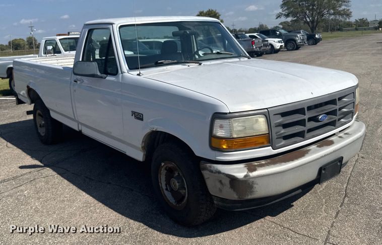 image for item EU6099 1995 Ford F150 pickup truck