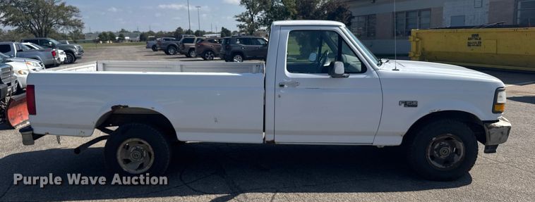 image for item EU6099 1995 Ford F150 pickup truck