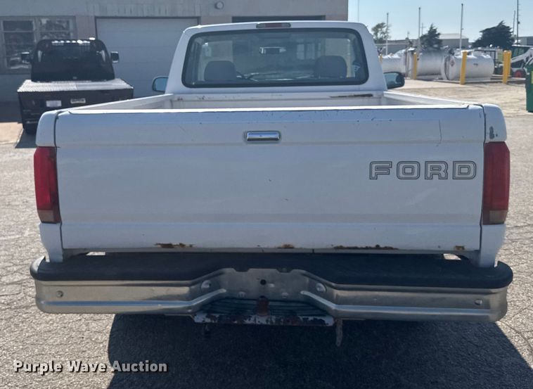 image for item EU6099 1995 Ford F150 pickup truck