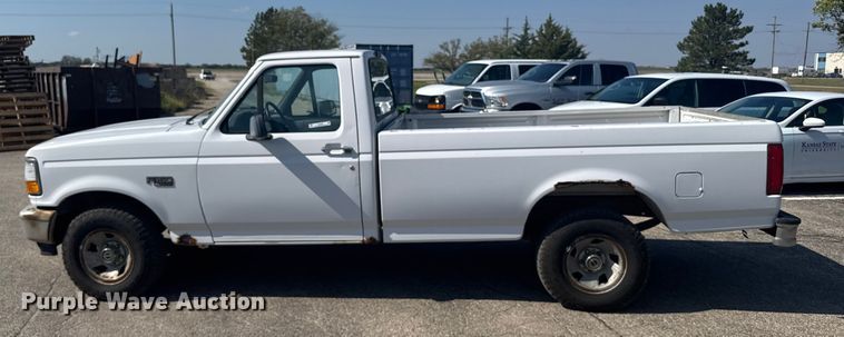 image for item EU6099 1995 Ford F150 pickup truck