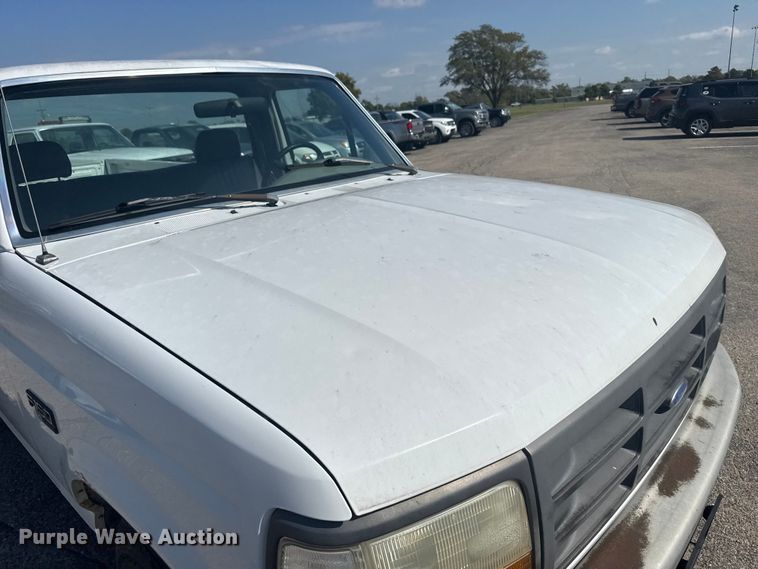 image for item EU6099 1995 Ford F150 pickup truck