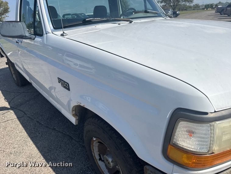 image for item EU6099 1995 Ford F150 pickup truck