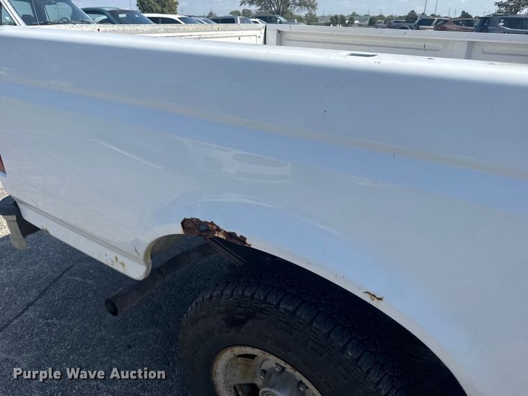 image for item EU6099 1995 Ford F150 pickup truck