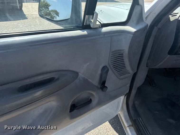 image for item EU6099 1995 Ford F150 pickup truck