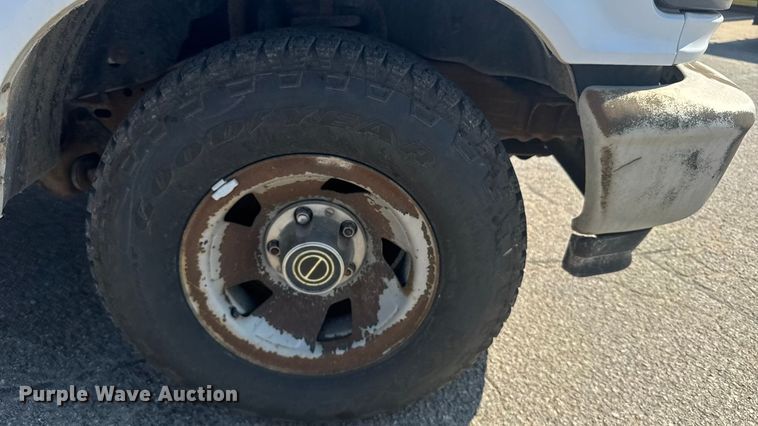 image for item EU6099 1995 Ford F150 pickup truck