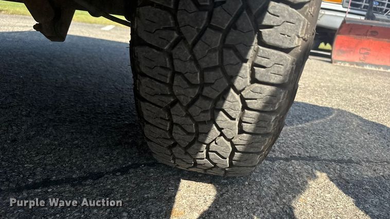 image for item EU6099 1995 Ford F150 pickup truck