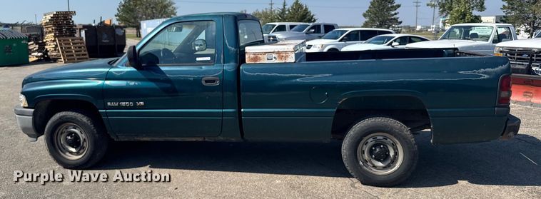 image for item EU6101 1999 Dodge Ram 1500 pickup truck