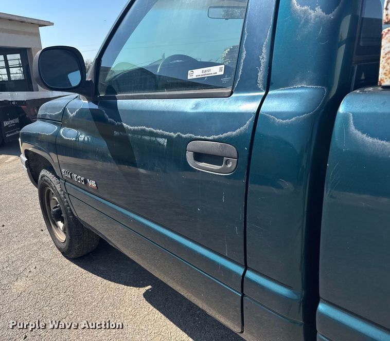 image for item EU6101 1999 Dodge Ram 1500 pickup truck